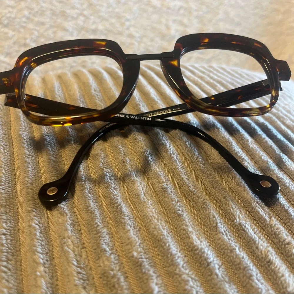 Anne et Valentin Just grove The Frame only Tortoise